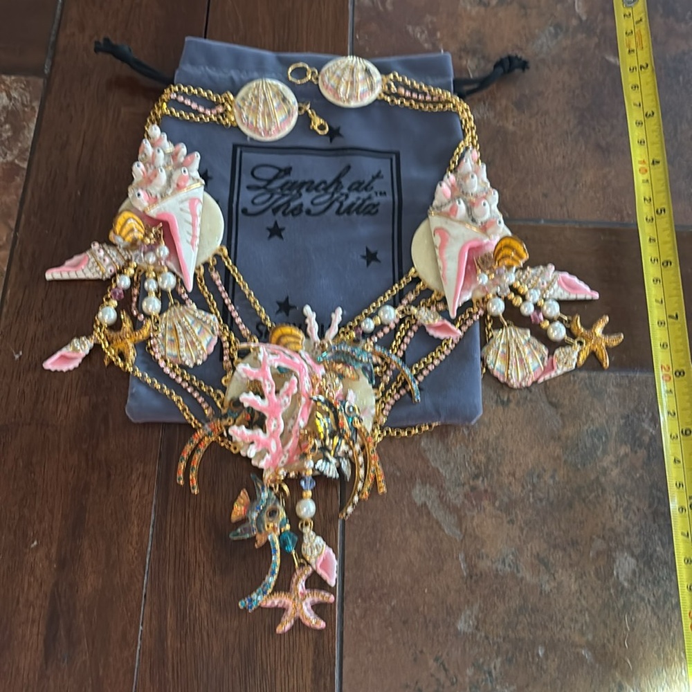 Lunch At The Ritz SEASHELL Necklace - Picture 6 of 14